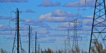 Electric grid needs to be redesigned in order to solve climate change crisis
