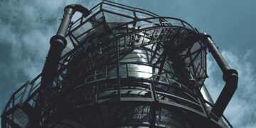 Natural Gas Stocks, Futures Fall on Dutch TTF