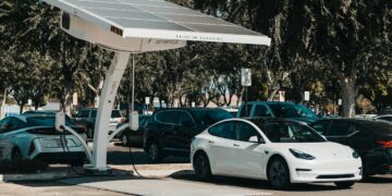 Automakers have so far been skeptical about the feasibility of using onboard solar panels to generate electricity in mass-produced electric vehicles.