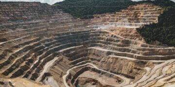 Mining giant BHP has begun installing 10MW solar panels to power its nickel mining operation in Western Australia's northern Goldfields region, along with batteries and wind turbines, the Institute to Energy Economics and Financial Analysis reported.