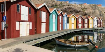 Two-story residential buildings with an area of ​​150 square meters, built in Örebro, Sweden from inexpensive prefabricated modules, are almost completely capable of providing themselves with electricity from solar panels, Yanko Design reported.