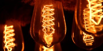 "We have created a new flow battery based on our invented composite electrolytic fluid, which includes nanoparticles as active elements of the device, in a single system, which we called nanoelectronic fuel or NEF," said John Katsudas, CEO of the Chicago-based startup.