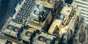 Spanish authorities have approved measures and its energy saving plan to ensure economic sustainability, prohibiting air conditioners in institutions at full capacity and highlighting shop windows at night, the government said on its website.