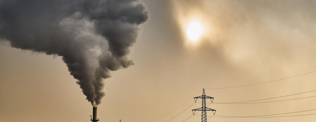 Due to hazardous pollution, authorities in New Delhi ordered primary schools to close on Saturday and instructed schools to suspend outdoor activities for older students