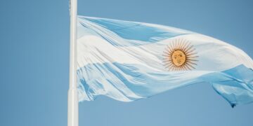 Can world football champion Argentina win first place in renewable energy source investments?